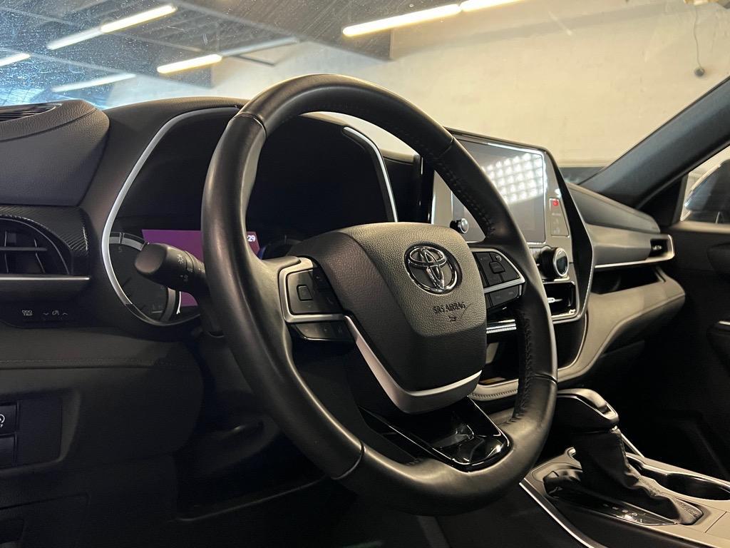 used 2024 Toyota Highlander car, priced at $37,488