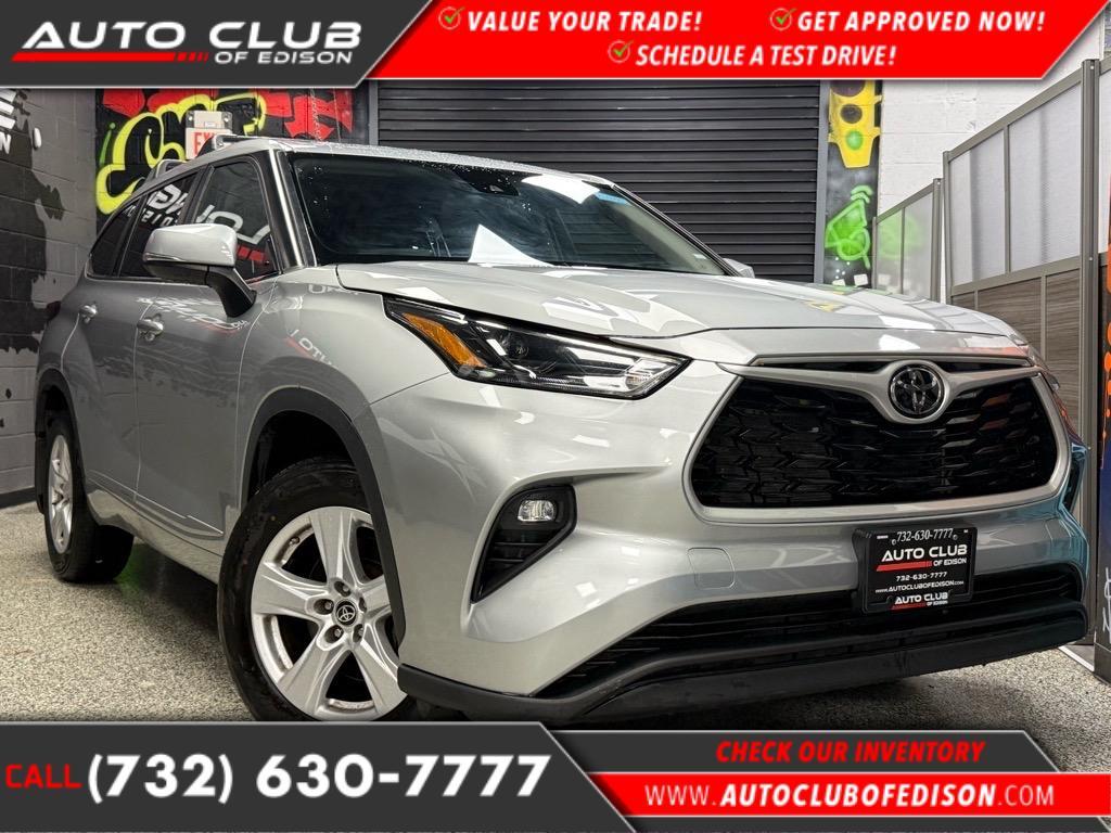 used 2023 Toyota Highlander car, priced at $27,388
