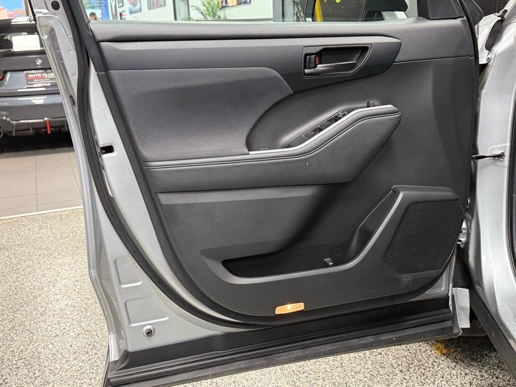 used 2023 Toyota Highlander car, priced at $27,888