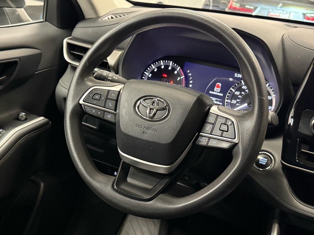 used 2023 Toyota Highlander car, priced at $27,888