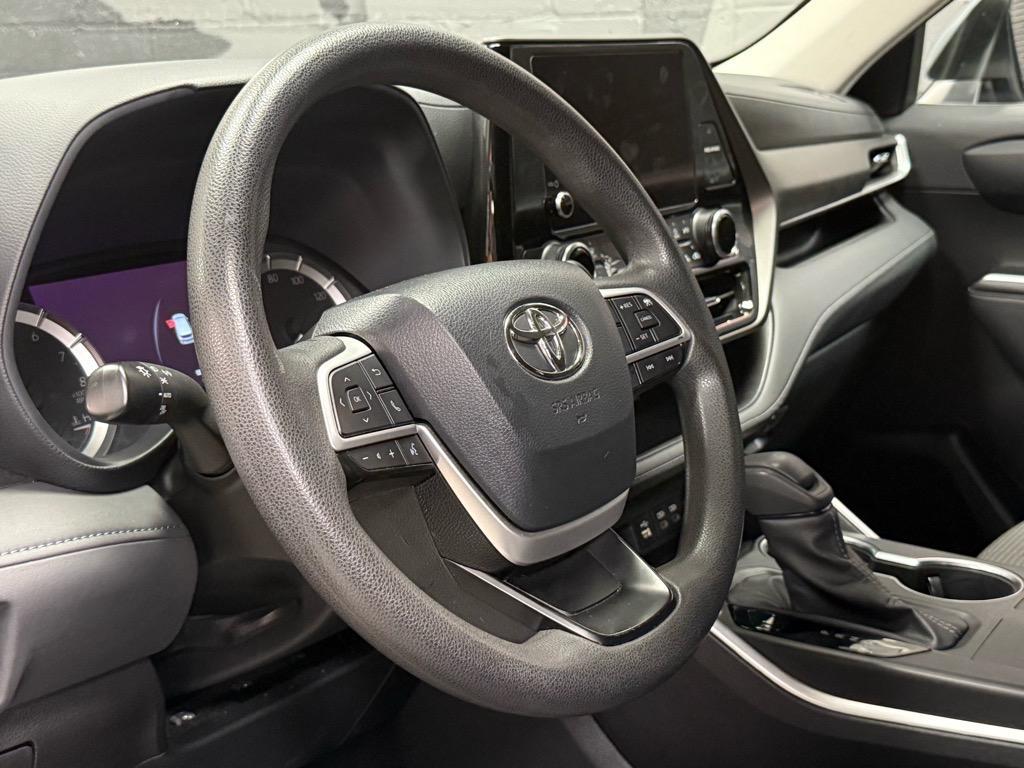 used 2023 Toyota Highlander car, priced at $27,888