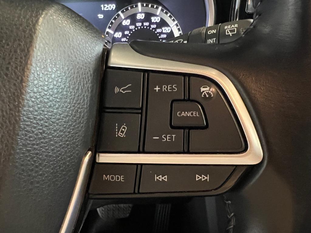 used 2023 Toyota Highlander car, priced at $34,588