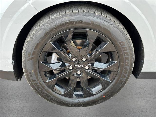 used 2022 Kia Carnival car, priced at $35,241