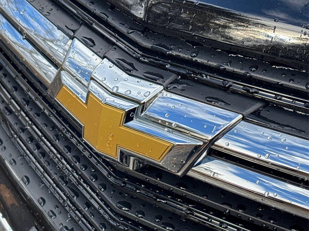 used 2023 Chevrolet Equinox car, priced at $21,777