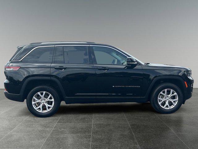 used 2022 Jeep Grand Cherokee car, priced at $34,877