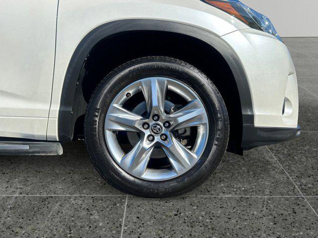 used 2019 Toyota Highlander car, priced at $31,990