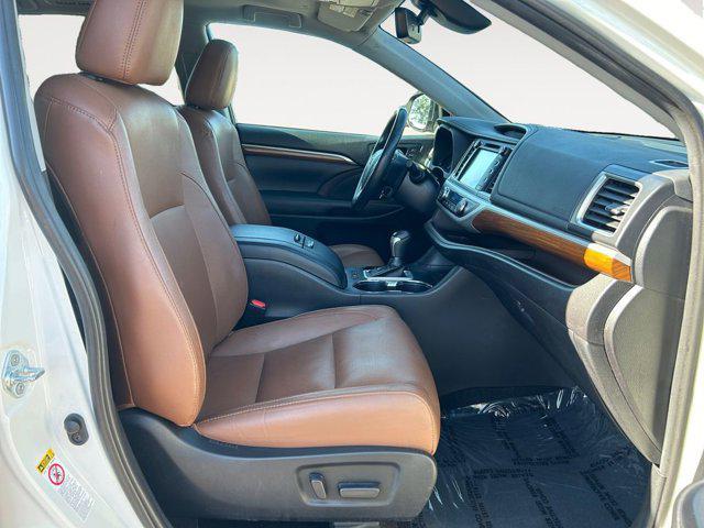 used 2019 Toyota Highlander car, priced at $31,990