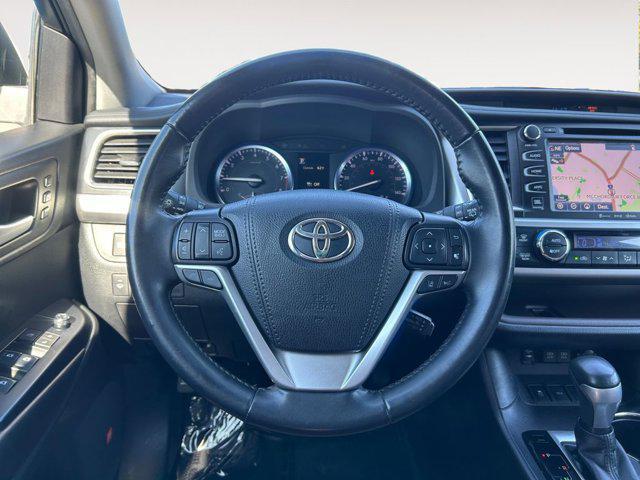 used 2019 Toyota Highlander car, priced at $31,990