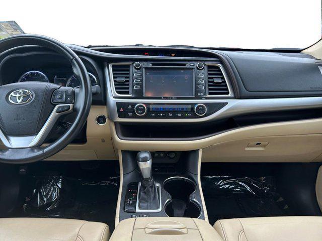 used 2019 Toyota Highlander car, priced at $25,888