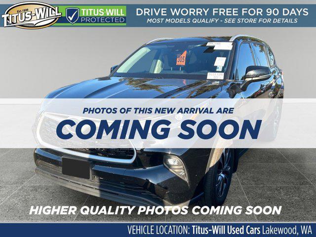 used 2022 Toyota Highlander car, priced at $41,888