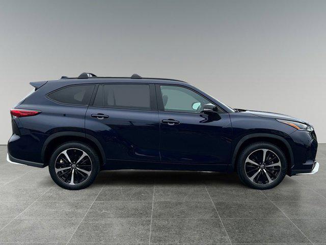 used 2021 Toyota Highlander car, priced at $39,977