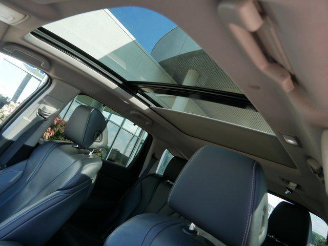used 2022 Acura MDX car, priced at $39,900
