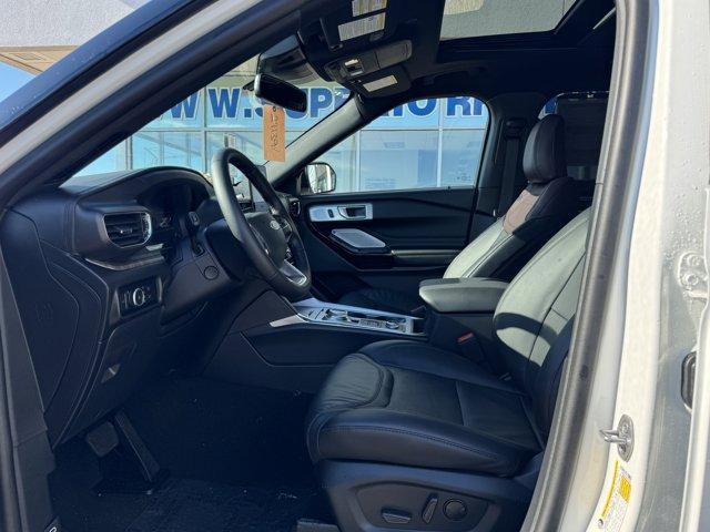 new 2024 Ford Explorer car, priced at $59,613