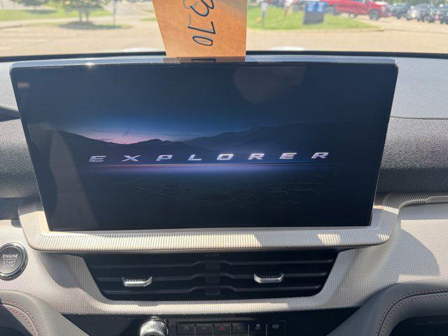 new 2025 Ford Explorer car, priced at $40,272