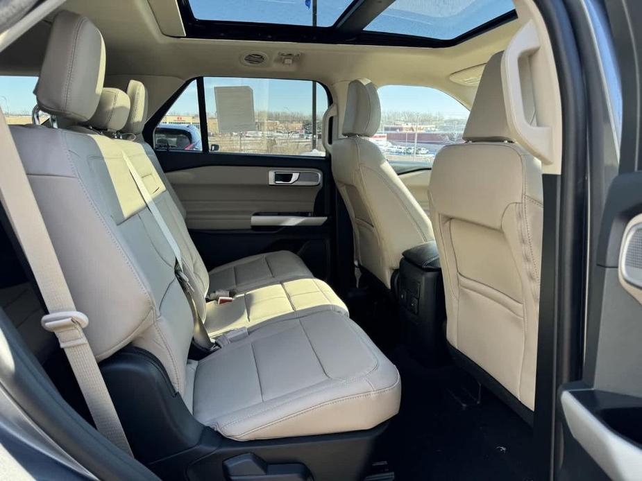 new 2024 Ford Explorer car, priced at $49,687