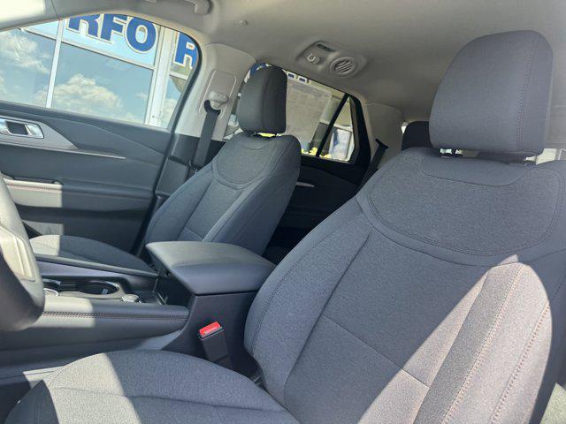 new 2025 Ford Explorer car, priced at $40,864