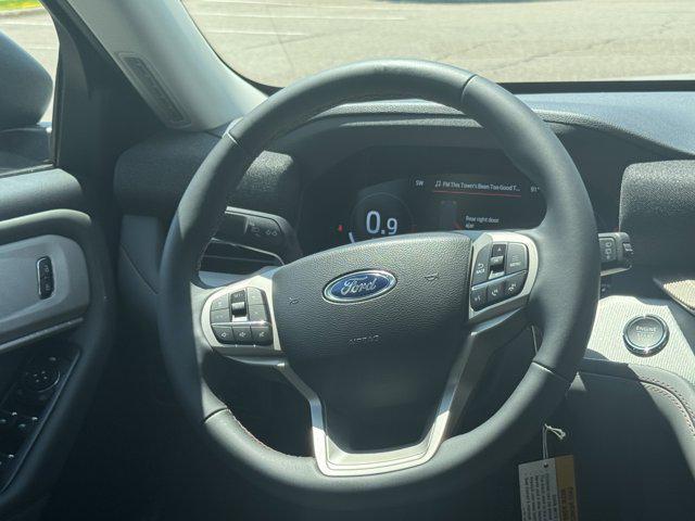 new 2025 Ford Explorer car, priced at $40,864