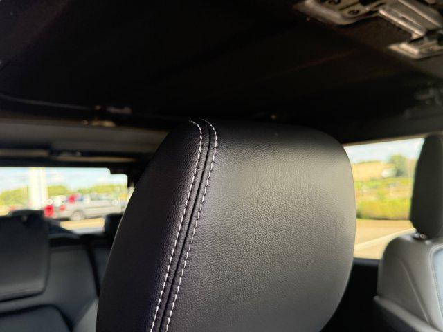 new 2025 Ford Bronco car, priced at $60,074