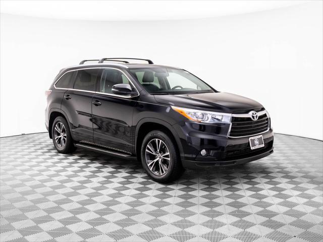 used 2016 Toyota Highlander car, priced at $26,900