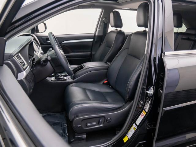 used 2016 Toyota Highlander car, priced at $26,900