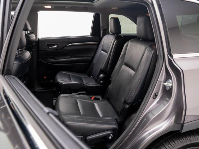 used 2015 Toyota Highlander car, priced at $21,700