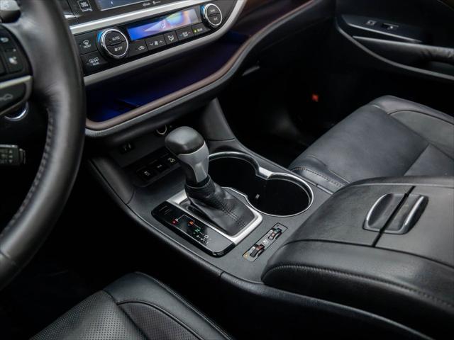used 2015 Toyota Highlander car, priced at $21,700