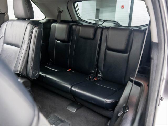 used 2015 Toyota Highlander car, priced at $21,700