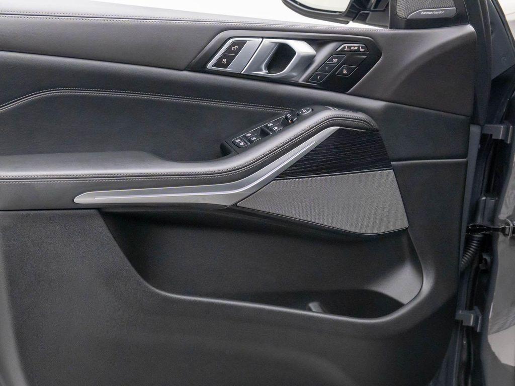new 2026 BMW X7 car, priced at $101,525