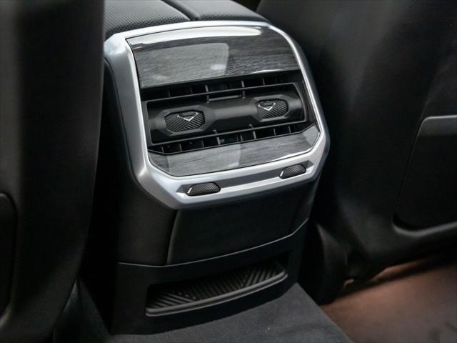 new 2025 BMW 760 car, priced at $127,925