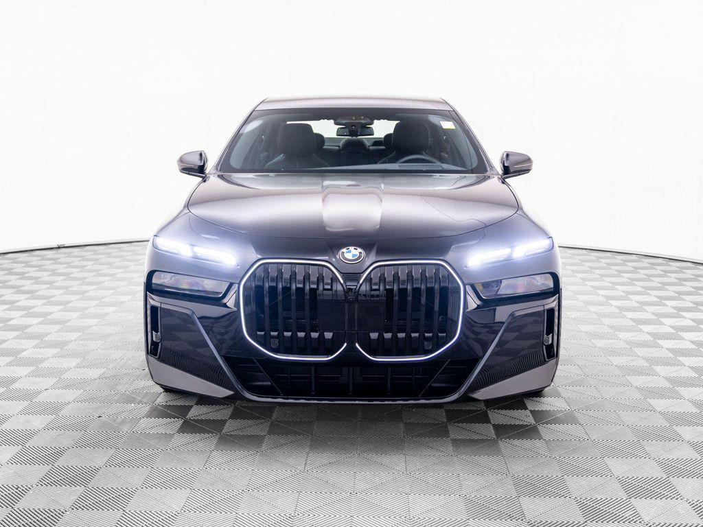new 2025 BMW 760 car, priced at $127,925