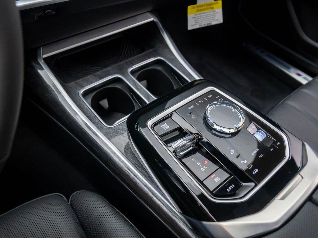 new 2025 BMW 760 car, priced at $127,325