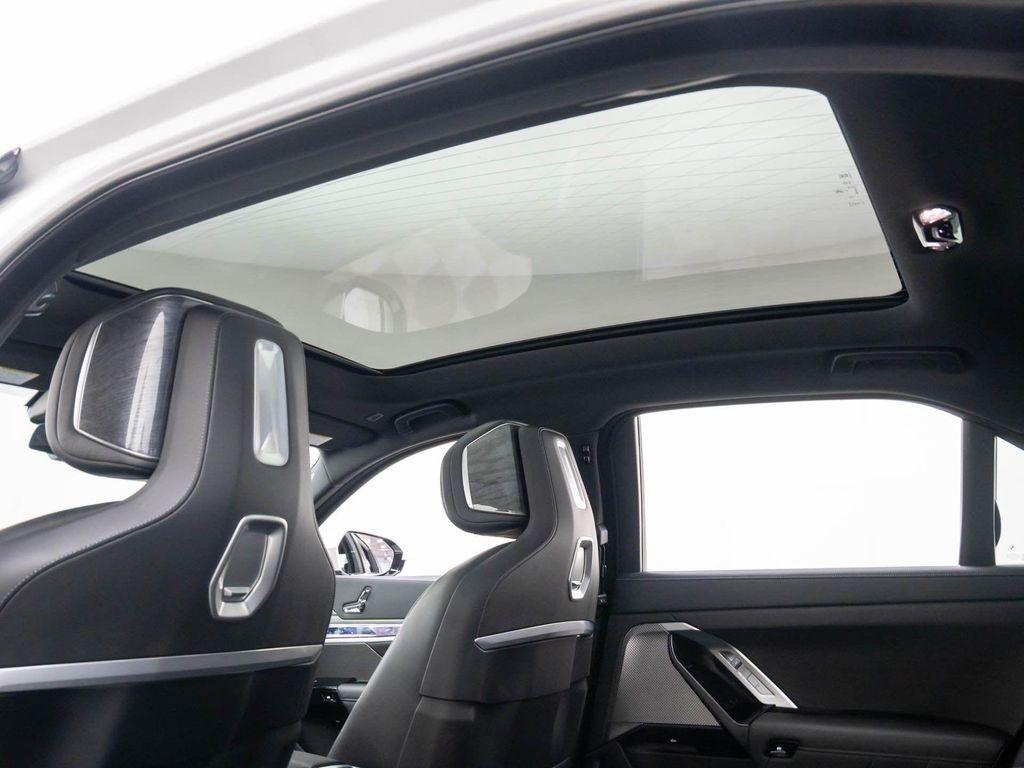 new 2025 BMW 760 car, priced at $127,325