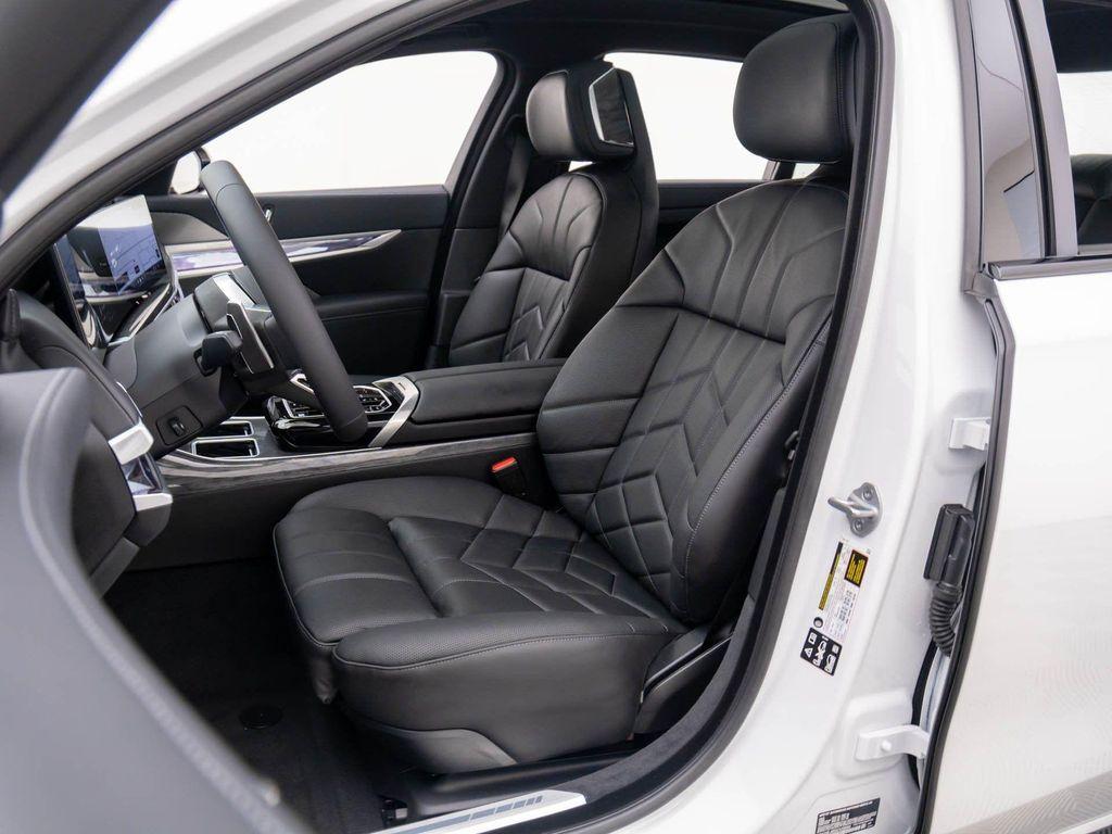 new 2025 BMW 760 car, priced at $127,325