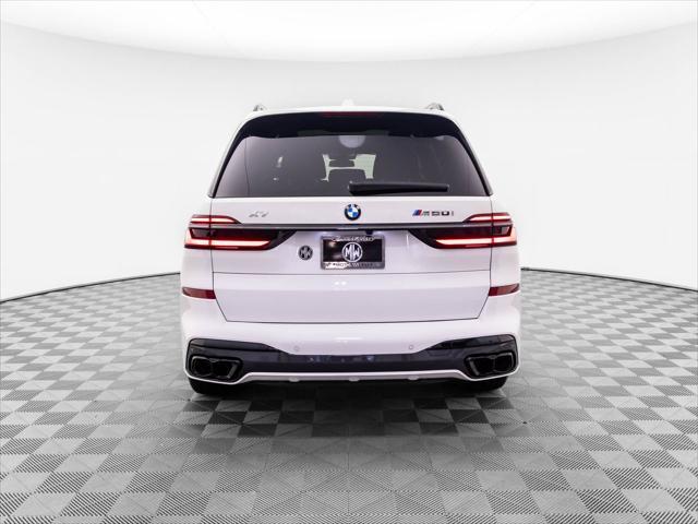 new 2025 BMW X7 car, priced at $114,275