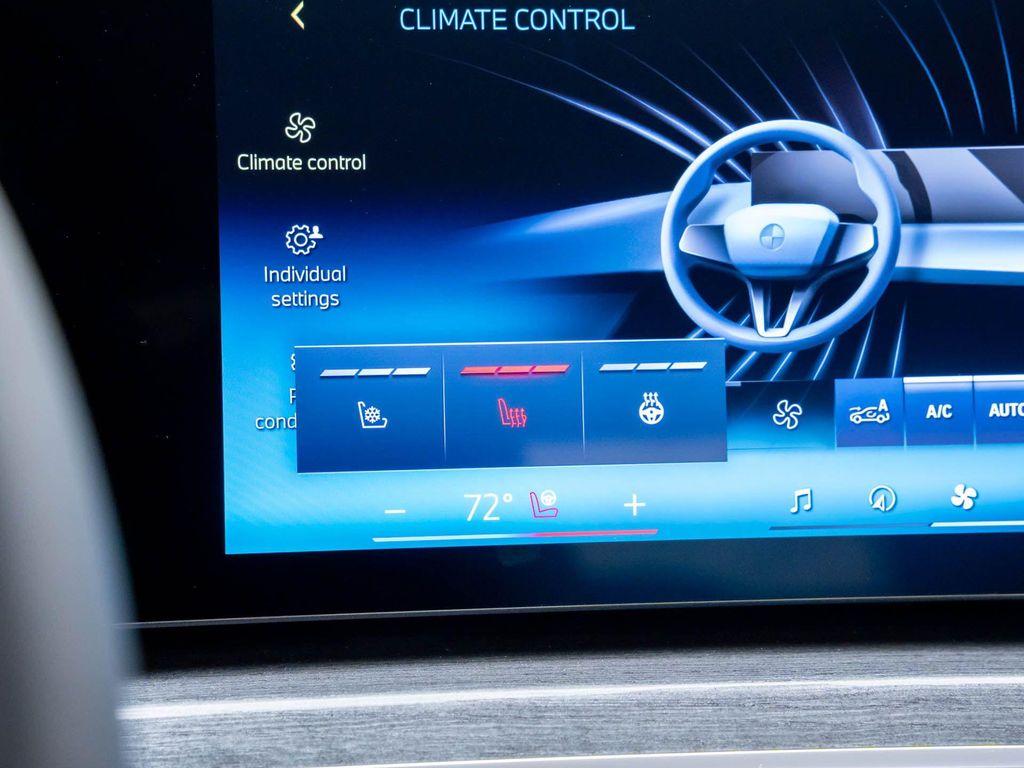 new 2025 BMW i7 car, priced at $113,155