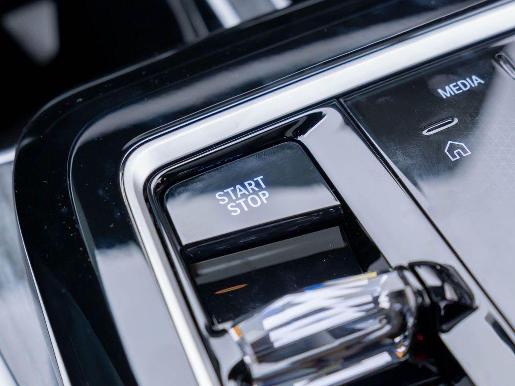 new 2025 BMW i7 car, priced at $113,155