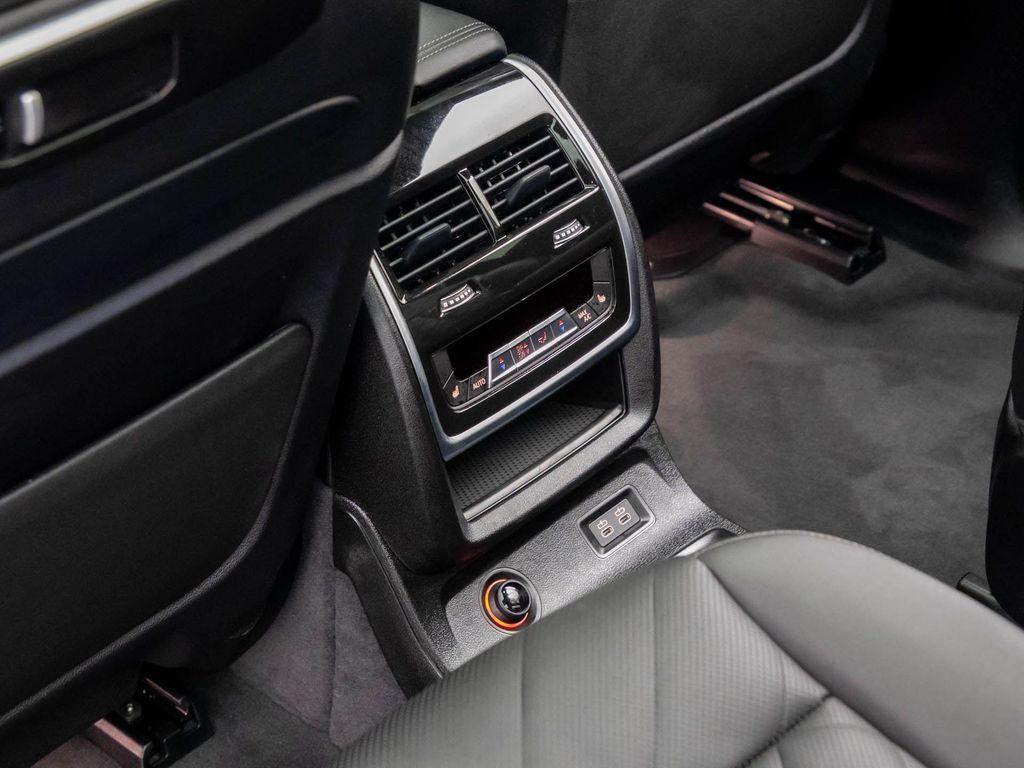 new 2026 BMW X7 car, priced at $101,725