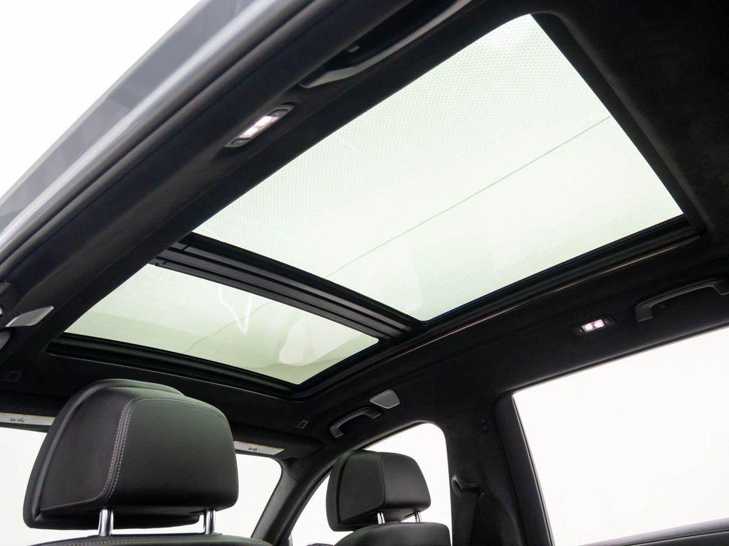 new 2026 BMW X7 car, priced at $101,725