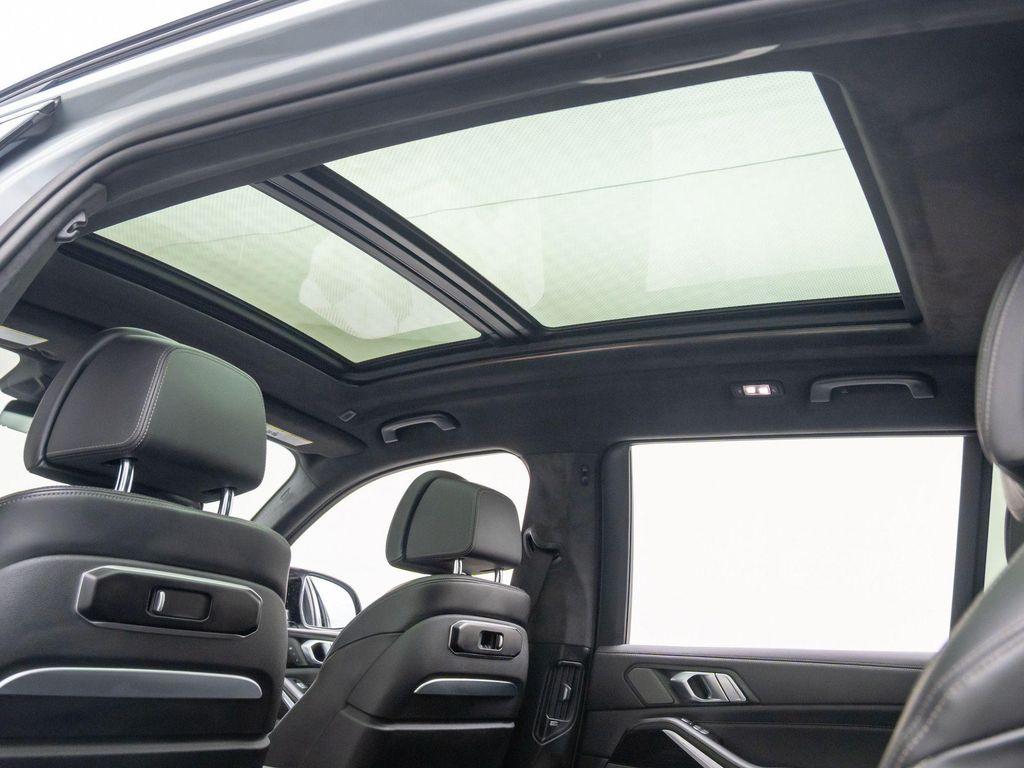 new 2025 BMW X7 car, priced at $121,105