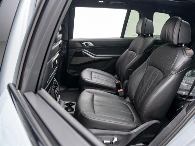 new 2025 BMW X7 car, priced at $121,105