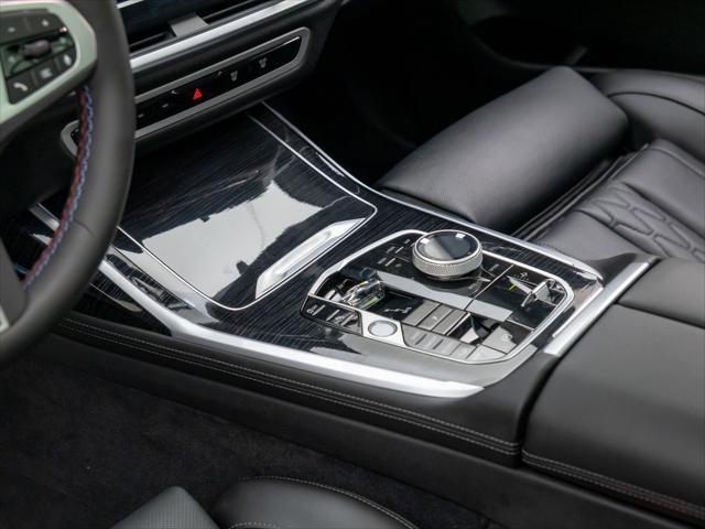 new 2025 BMW X7 car, priced at $121,105