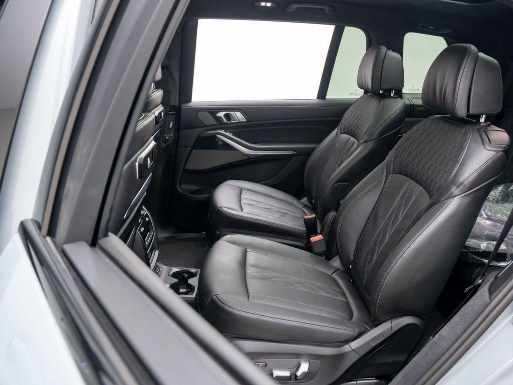 new 2025 BMW X7 car, priced at $121,105