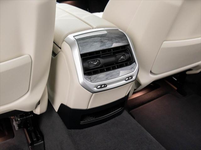 new 2024 BMW 760 car, priced at $132,145