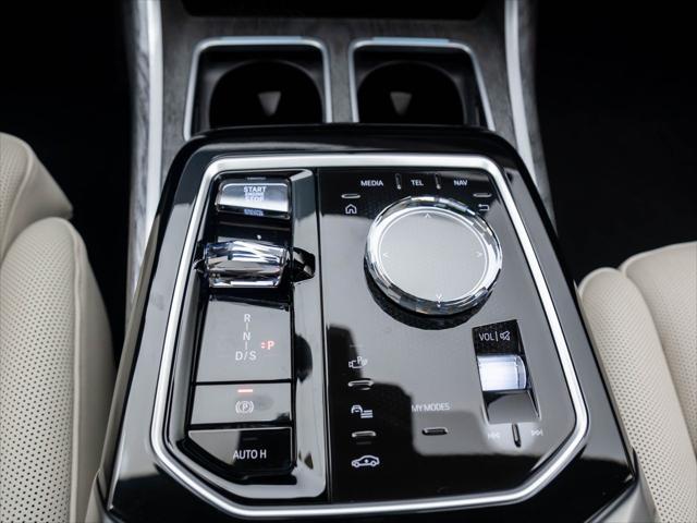 new 2024 BMW 760 car, priced at $132,145