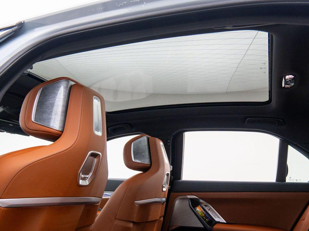 new 2025 BMW 760 car, priced at $126,805