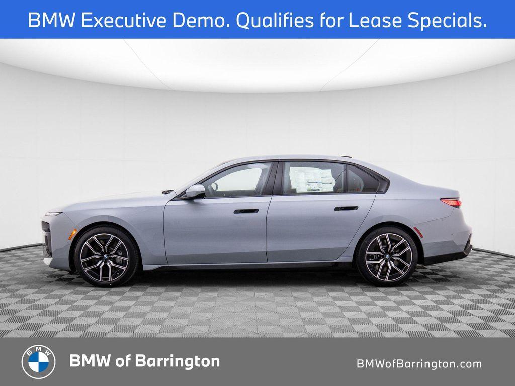 new 2025 BMW 760 car, priced at $126,805