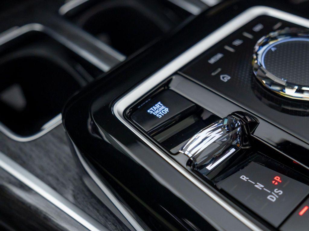 new 2025 BMW 760 car, priced at $138,730