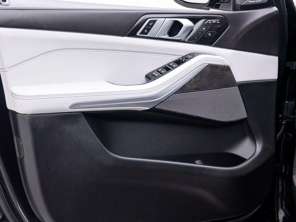 new 2026 BMW X7 car, priced at $100,335