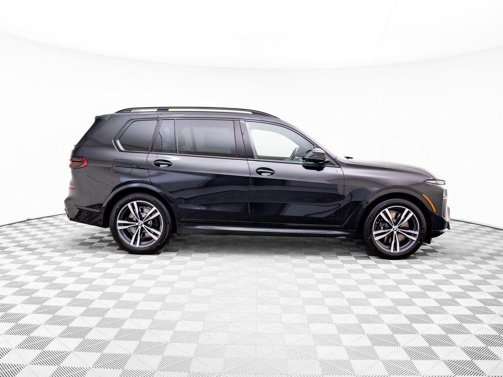 new 2026 BMW X7 car, priced at $100,335