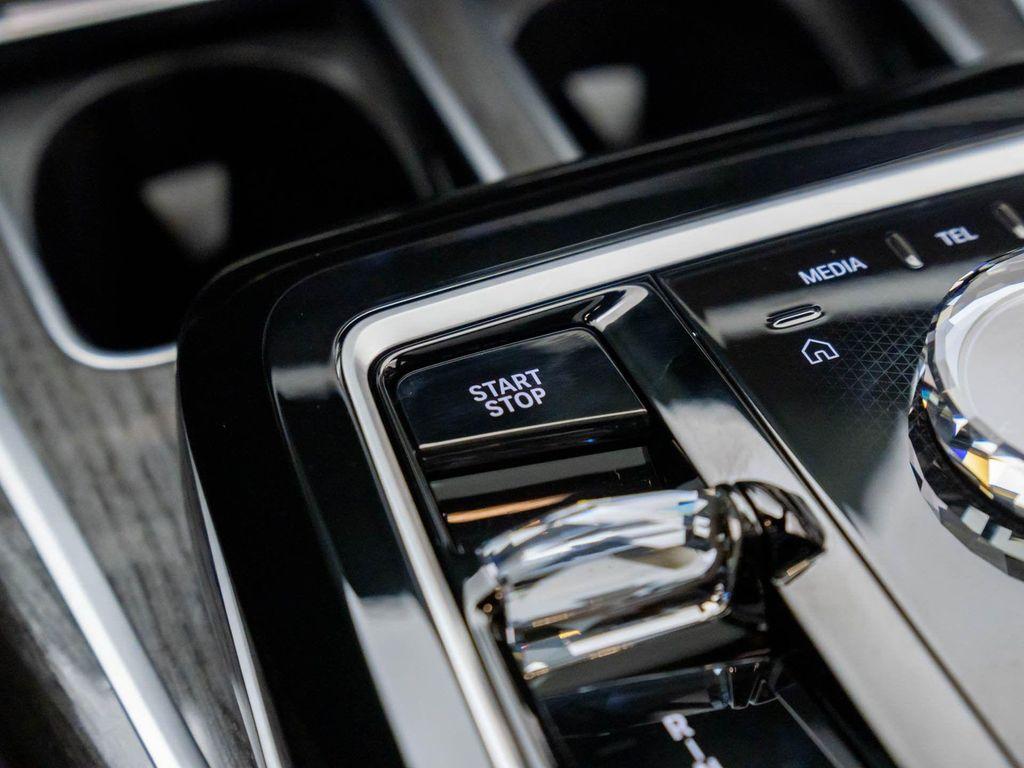 new 2025 BMW i7 car, priced at $113,930